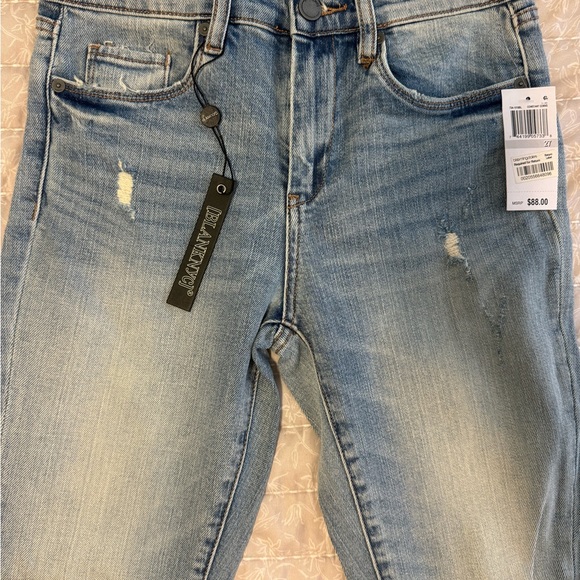 Blank NYC JEANS - Picture 3 of 3